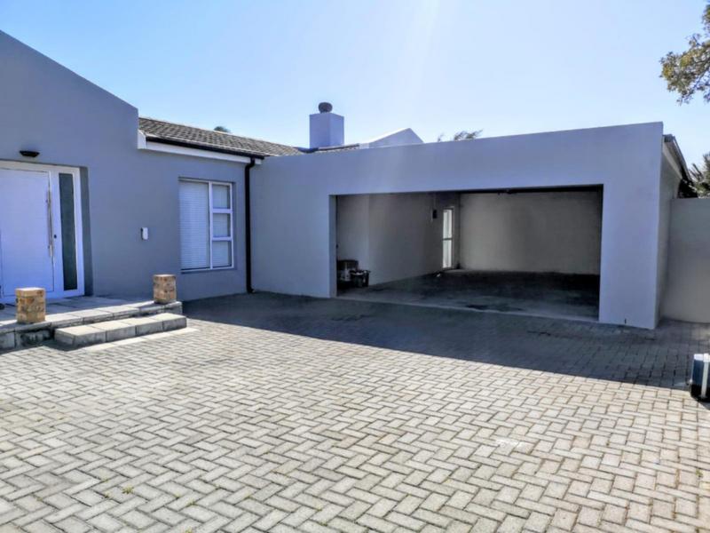 To Let 4 Bedroom Property for Rent in Edgemead Western Cape